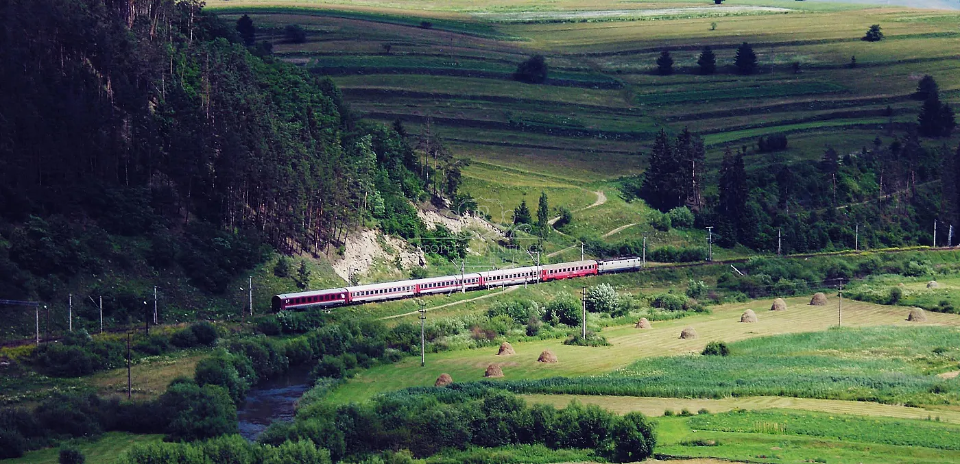 3852landscapewithatrain
